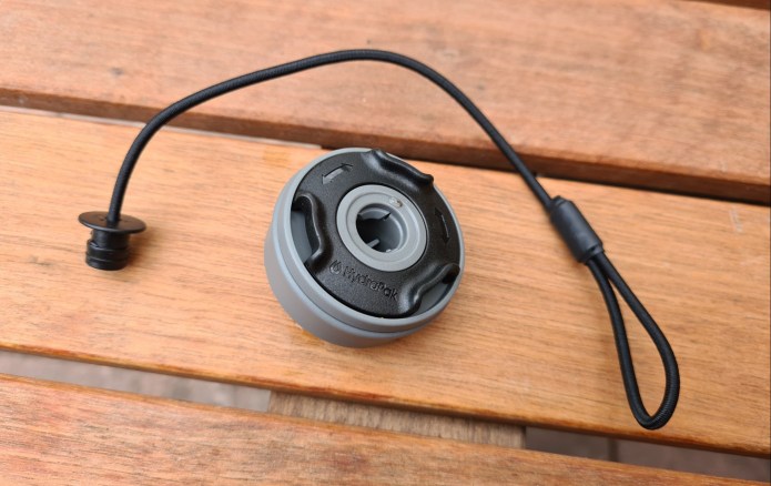 HydraPak Plug-N-Play Cap, with tether