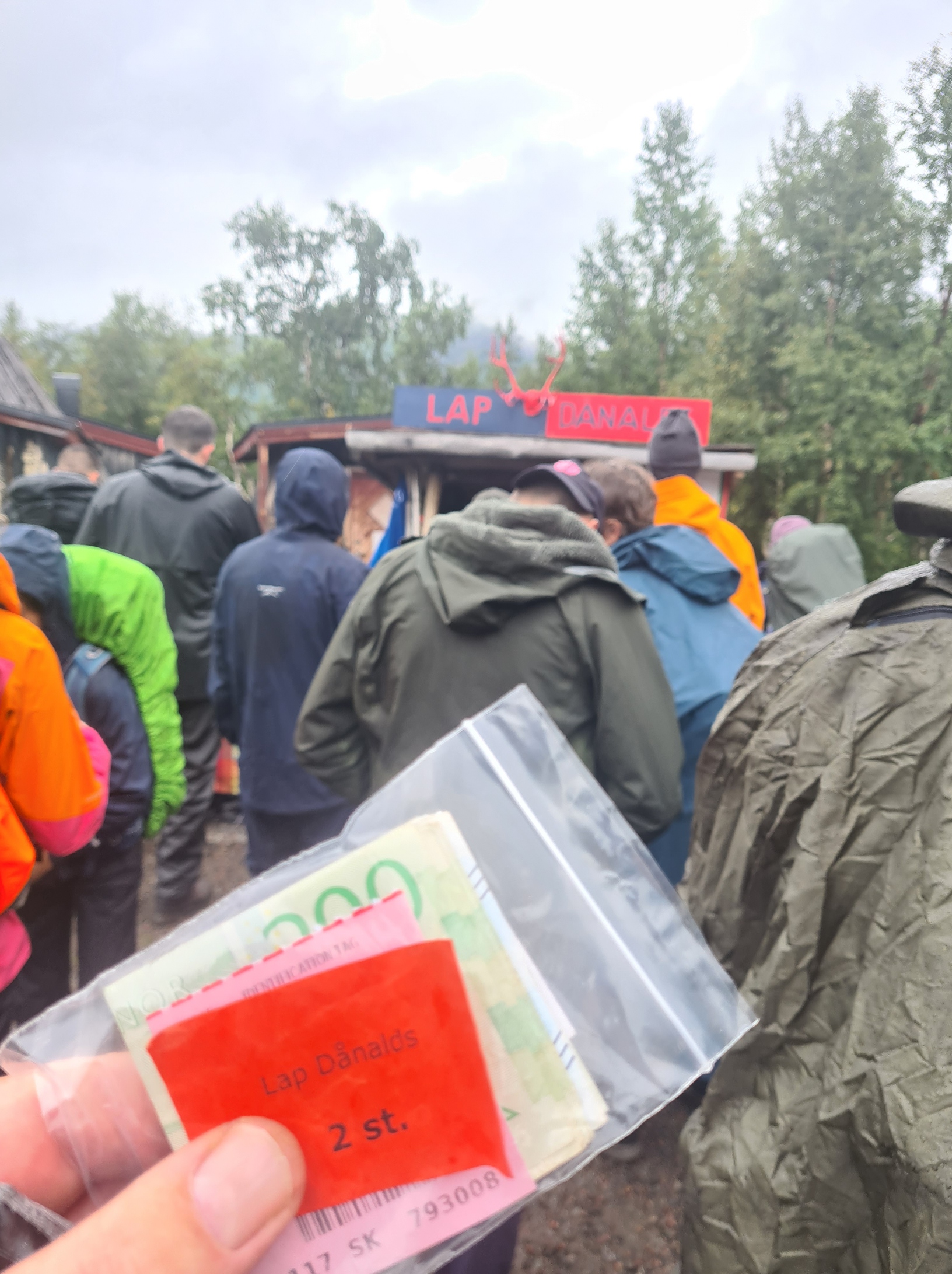 Three Points of the Compass joins the queue for a burger at Lap Dånalds