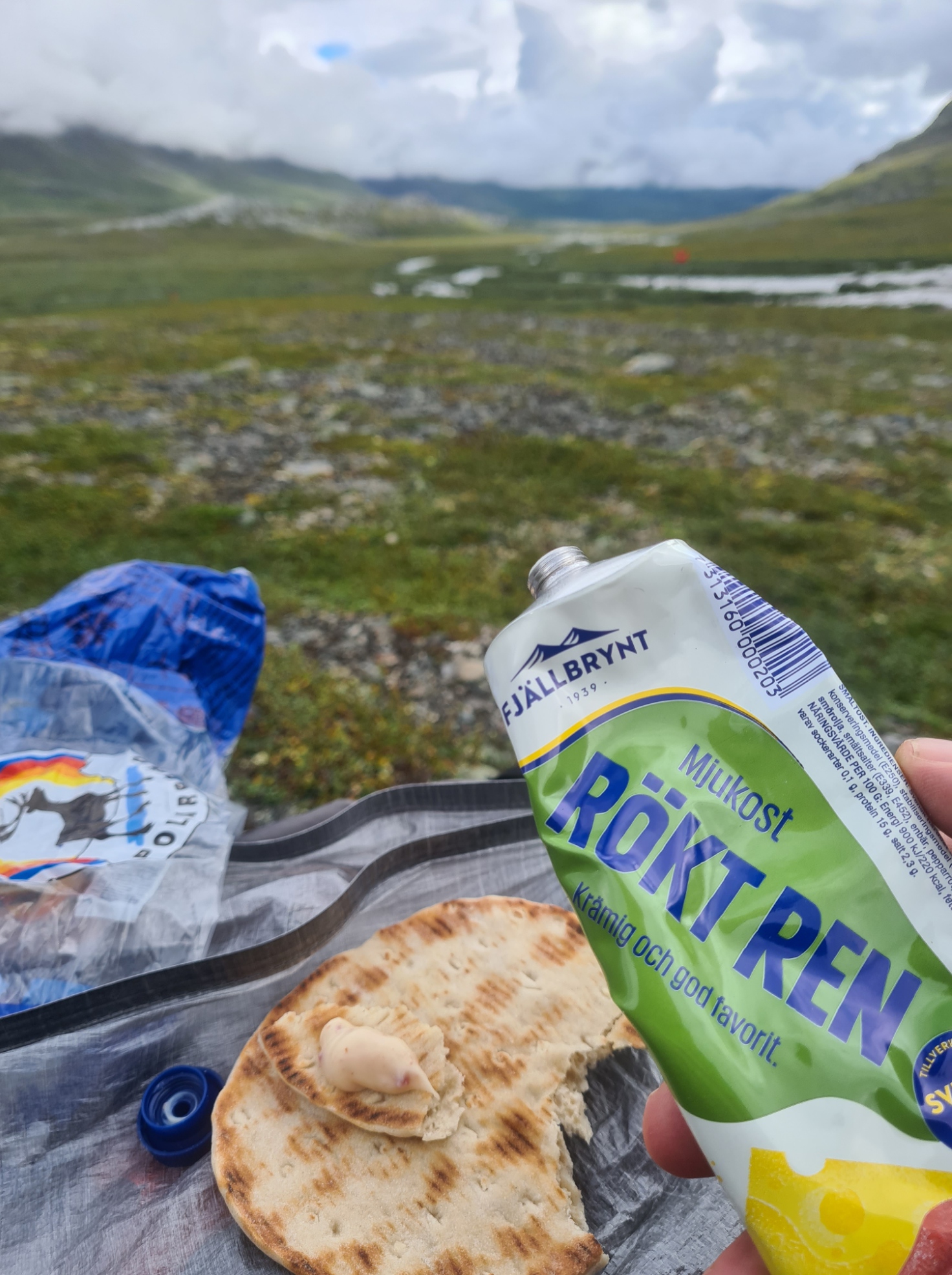 Mid-morning snack of polar bread and cheese