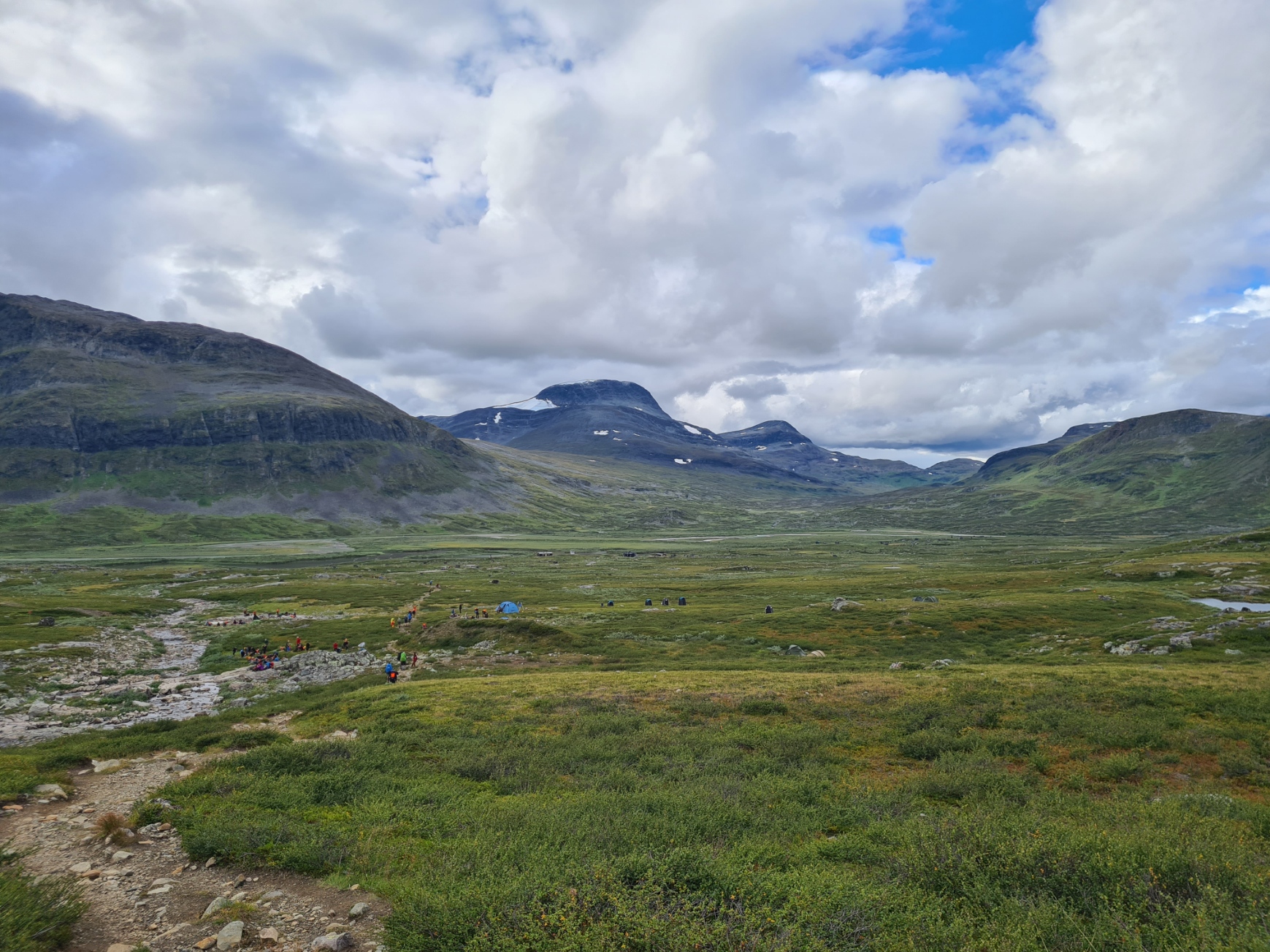 Descending to the checkpoint at Singi