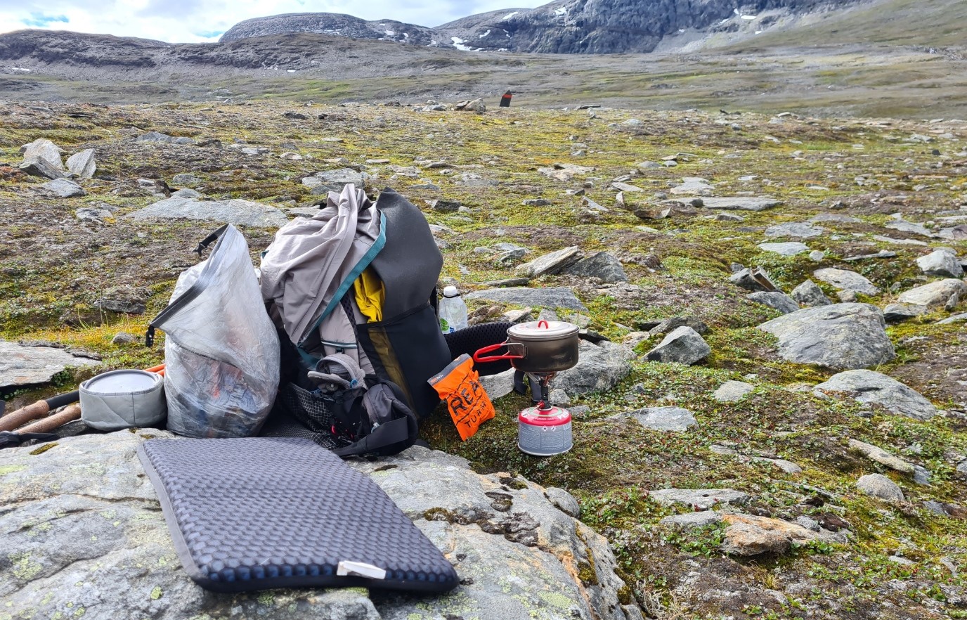 A lunchtime halt just off trail