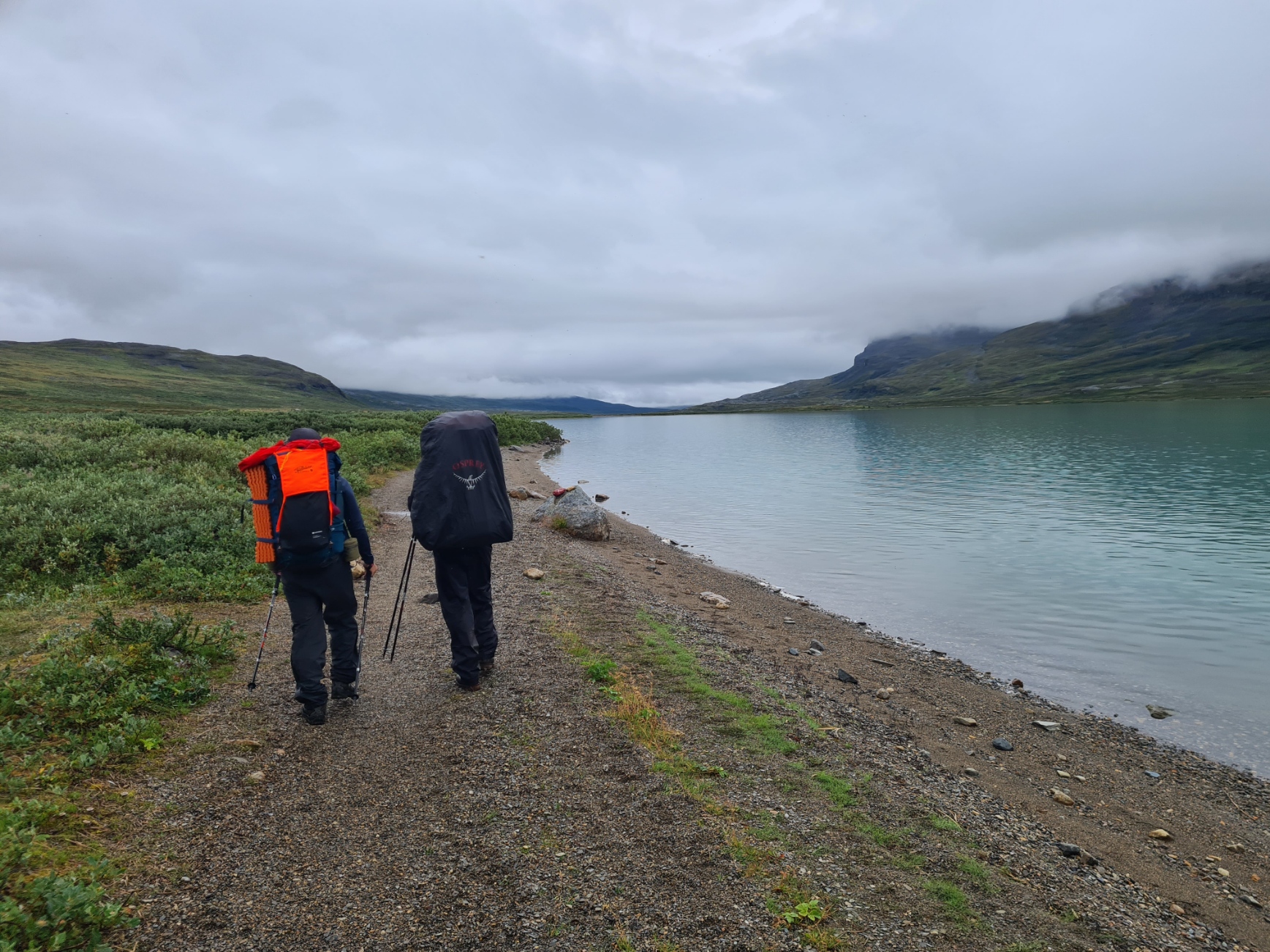 Leaving Alesjaure checkpoint the Kungsleden hugs the western shore of lake Alisjavri