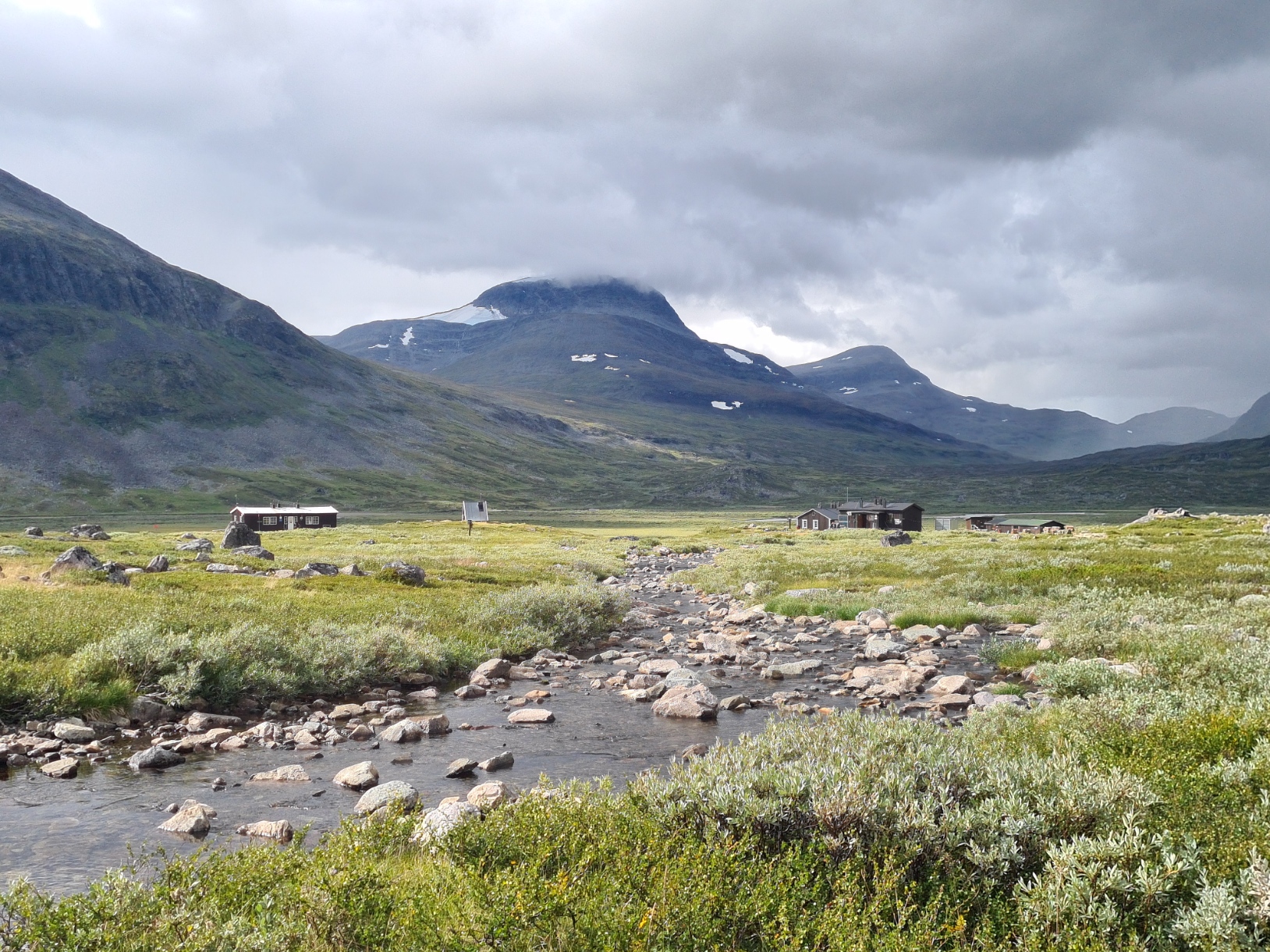 The huts at Singi were given a wide berth due to the recent reported stomach virus occurring here and at other stations