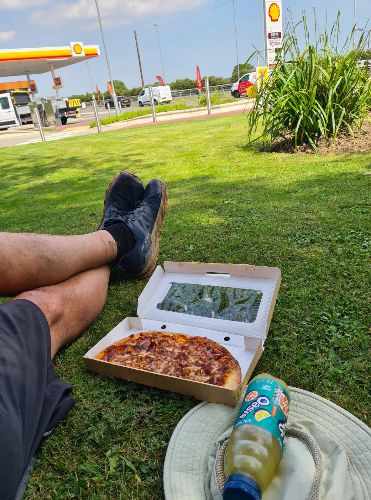 Service station lunch