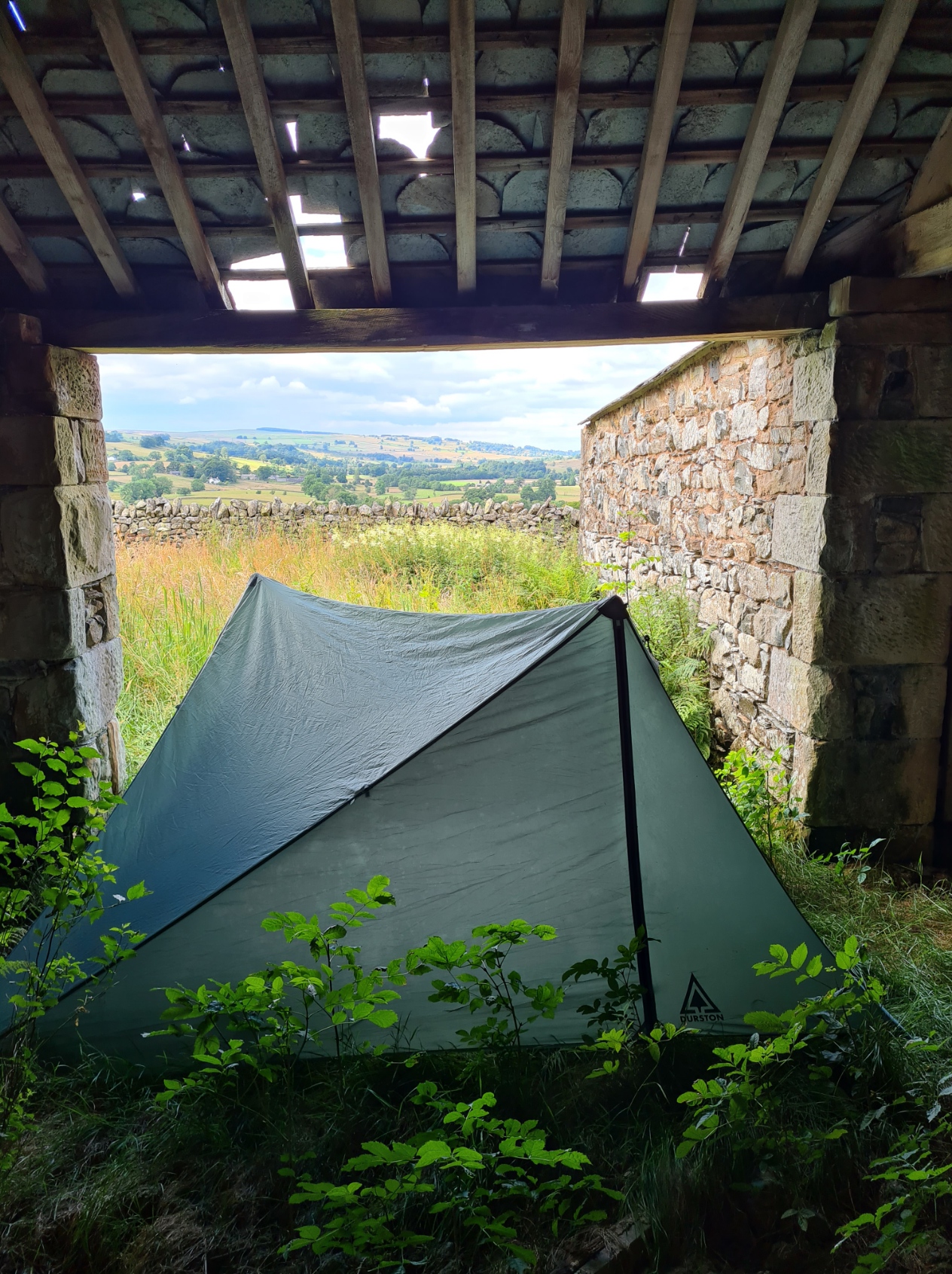 A dilapidated cow shed provided a decent 'wildcamp' in an otherwise difficult place