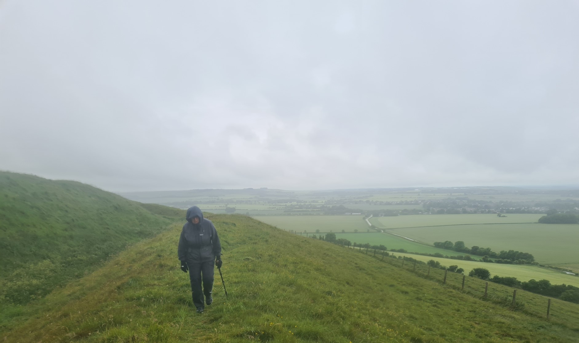 Walking the single rampart of Liddington Castle