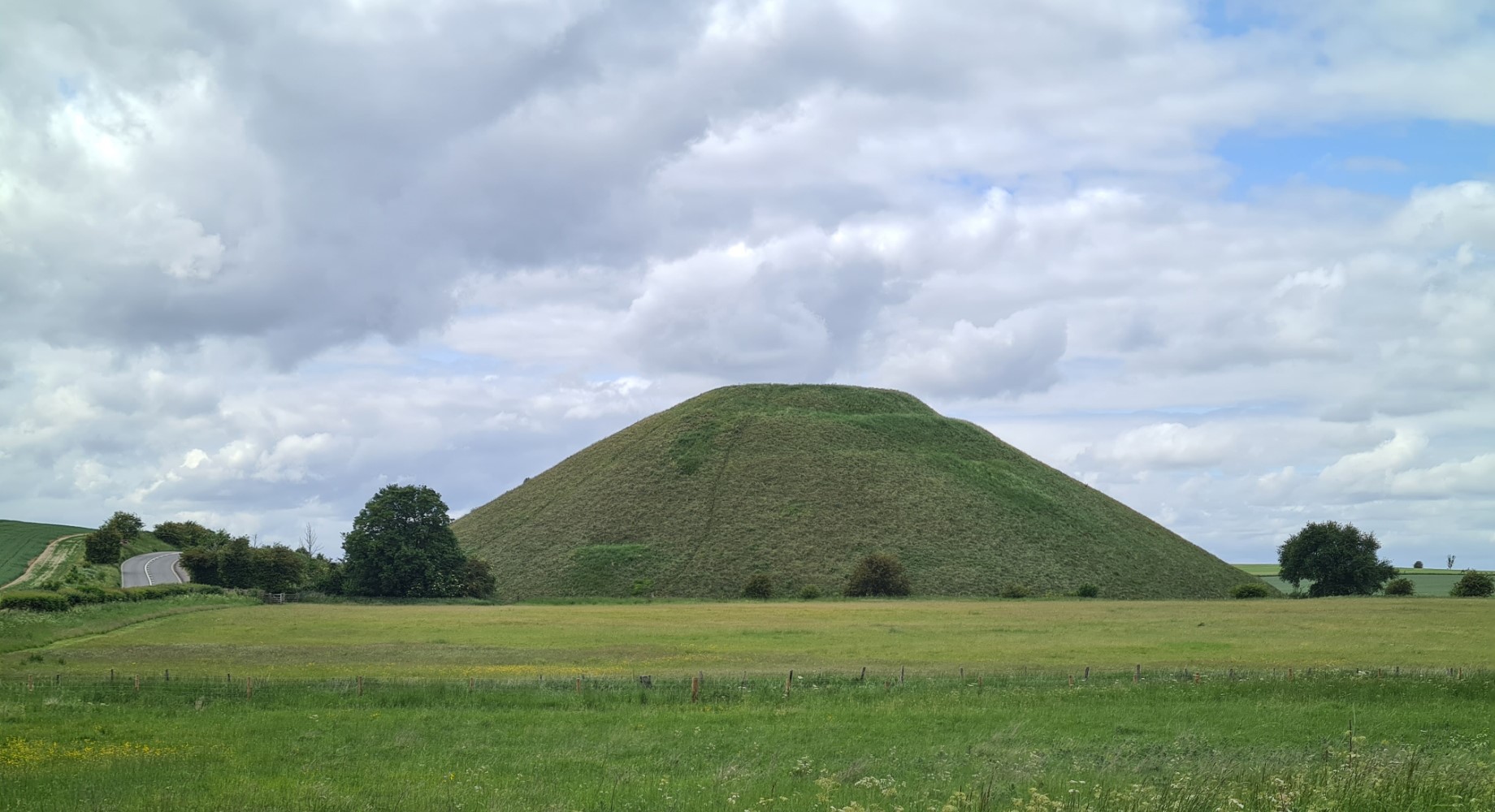 40m high Silbury Hill is the largest man made prehistoric mound in Europe. Constructed in the late Neolithic, its purpose is a mystery