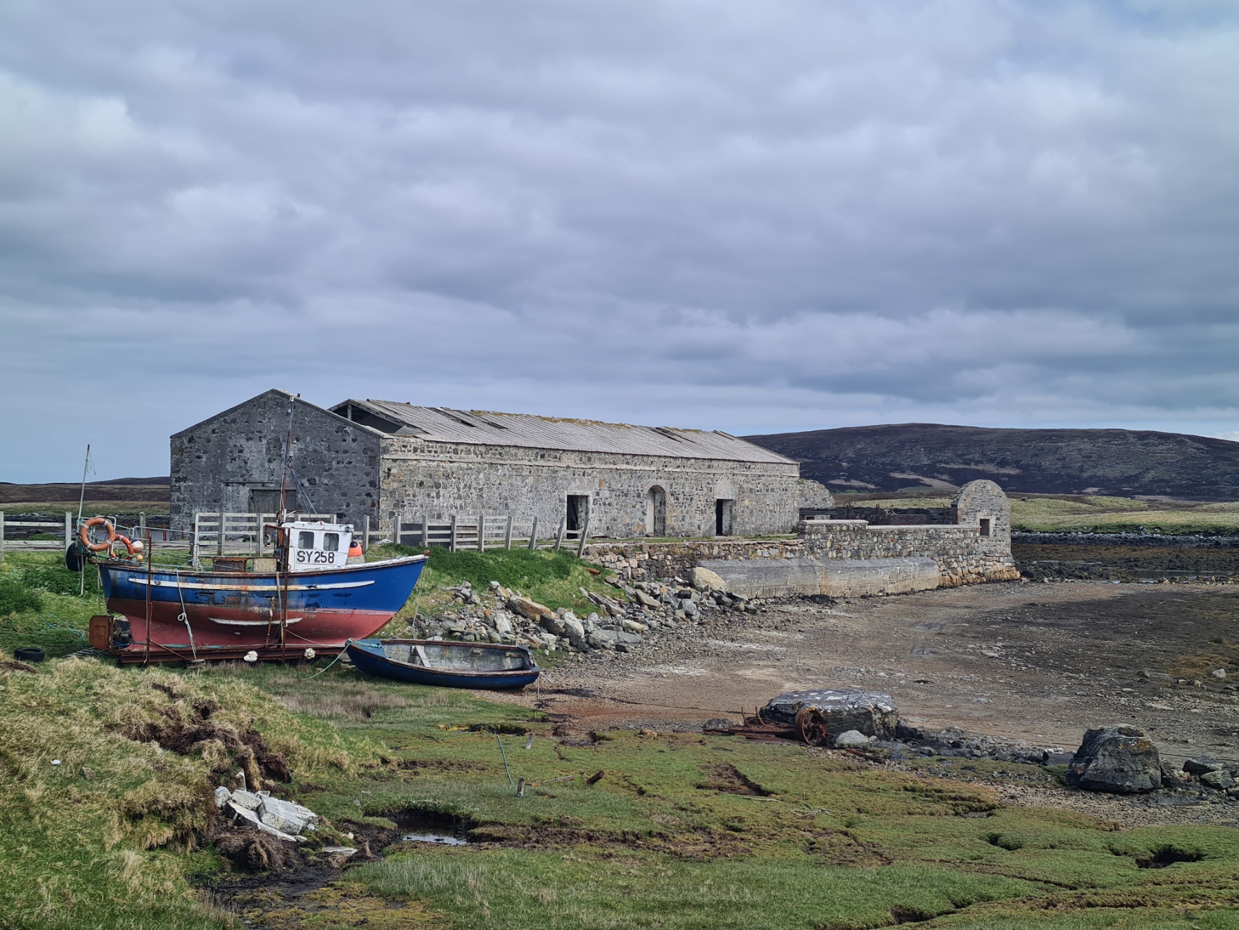 Pier and ruined warehouse on Loch Euphort